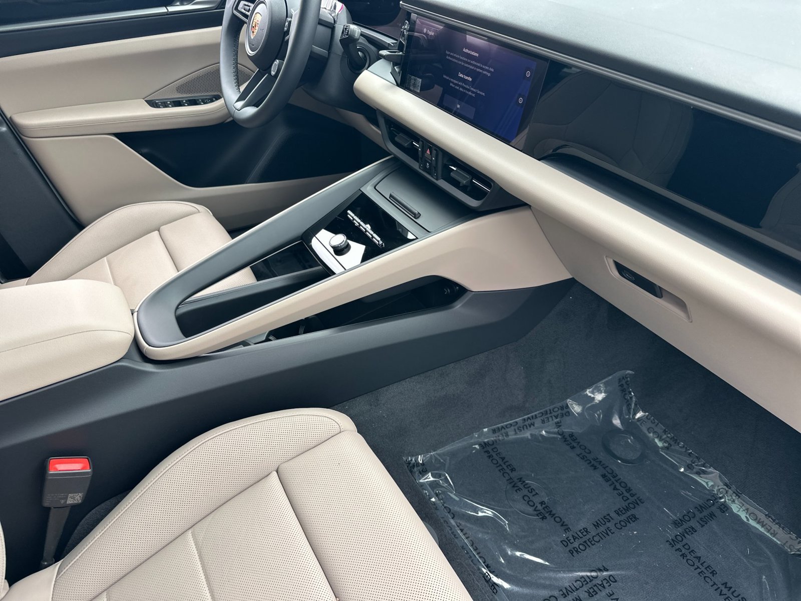 New 2026 Porsche Macan 4 Electric AWD/4WD image 22