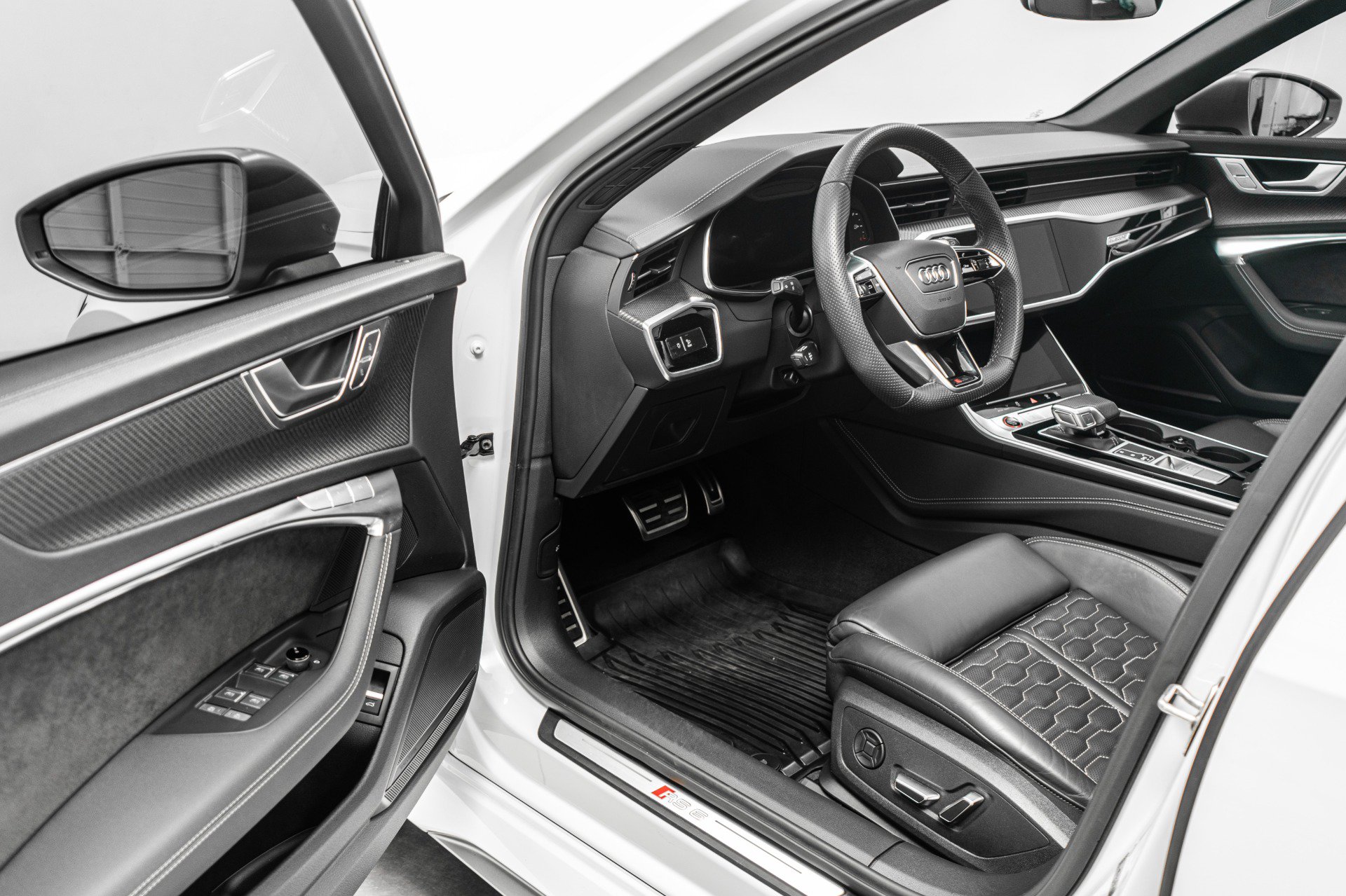 Used 2025 Audi RS 6 performance AWD/4WD image 22
