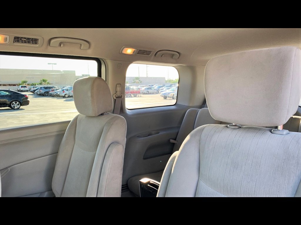 Used 2016 Nissan Quest SV image 11