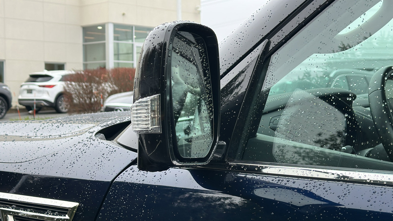 Certified 2023 INFINITI QX80 Premium Select w/ All-Season Package image 12