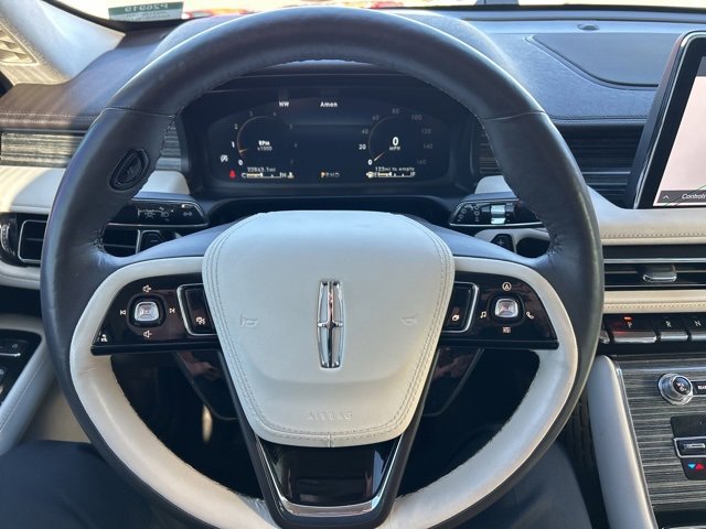 Used 2023 Lincoln Aviator Black Label w/ Jet Package image 10