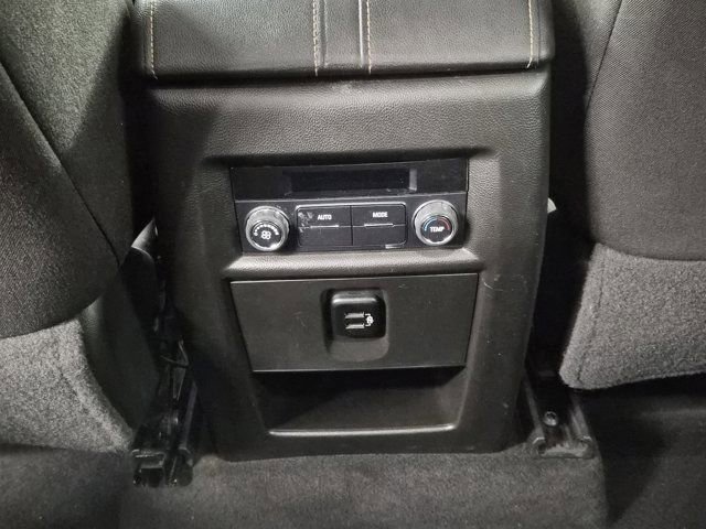 Used 2018 Chevrolet Traverse LT image 13