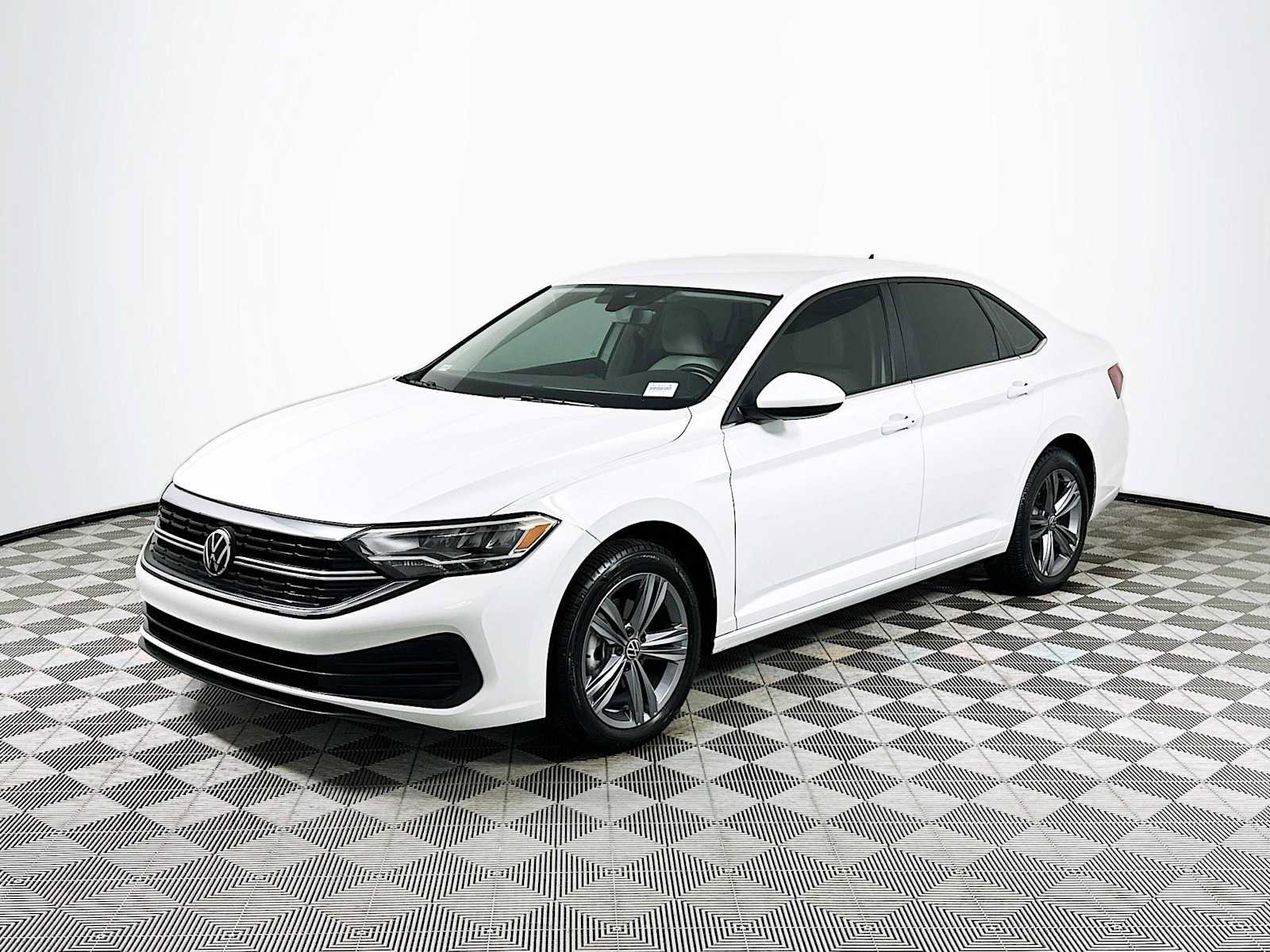Used 2023 Volkswagen Jetta SE FWD image 3