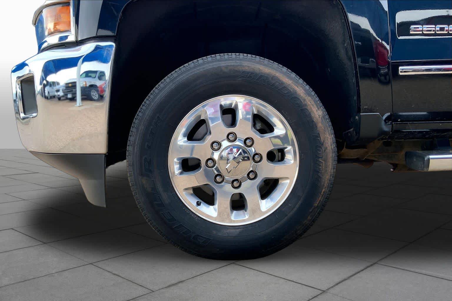 Used 2015 Chevrolet Silverado 2500 LTZ w/ LTZ Plus Package RWD image 10