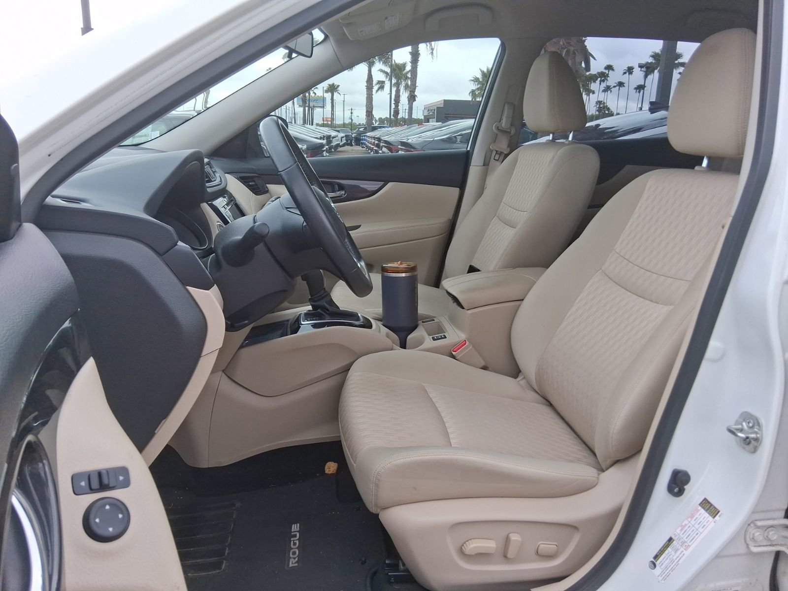 Used 2020 Nissan Rogue SV FWD image 15