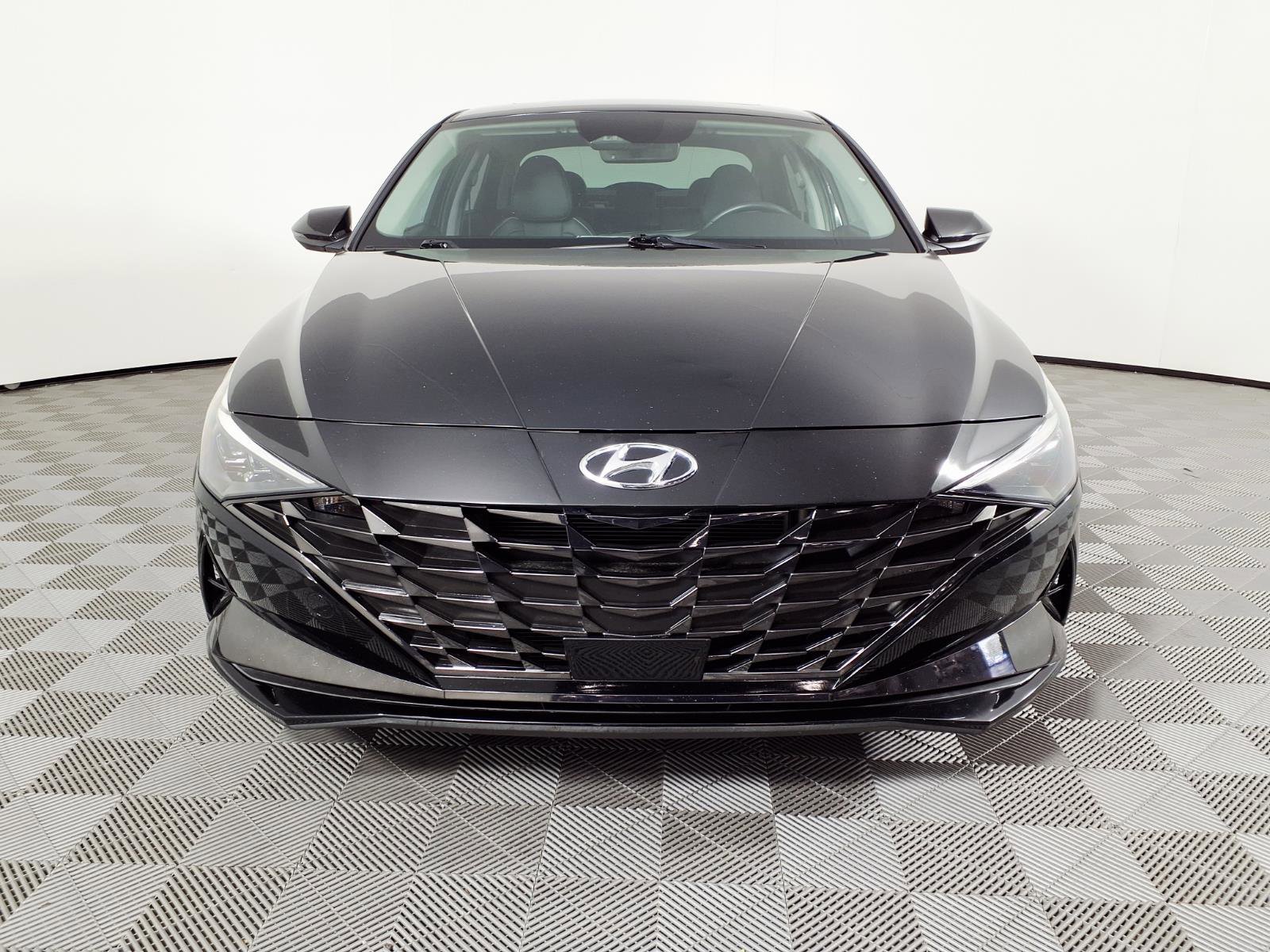 Certified 2023 Hyundai Elantra Limited FWD image 2