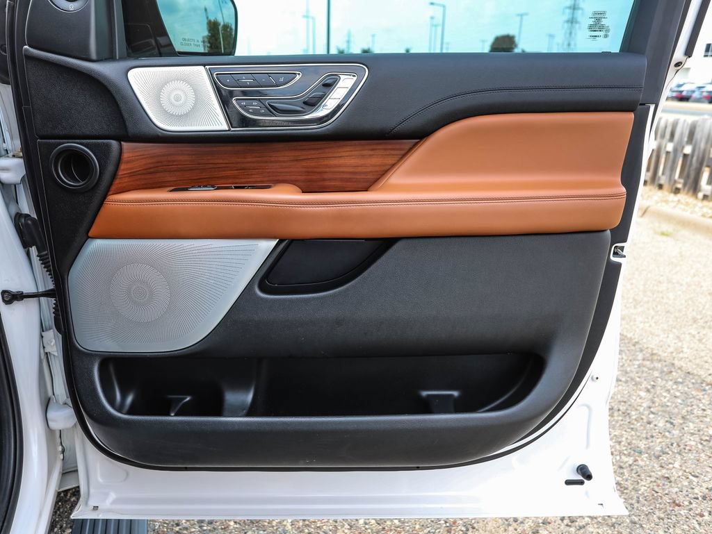 Used 2019 Lincoln Navigator Reserve AWD/4WD image 33