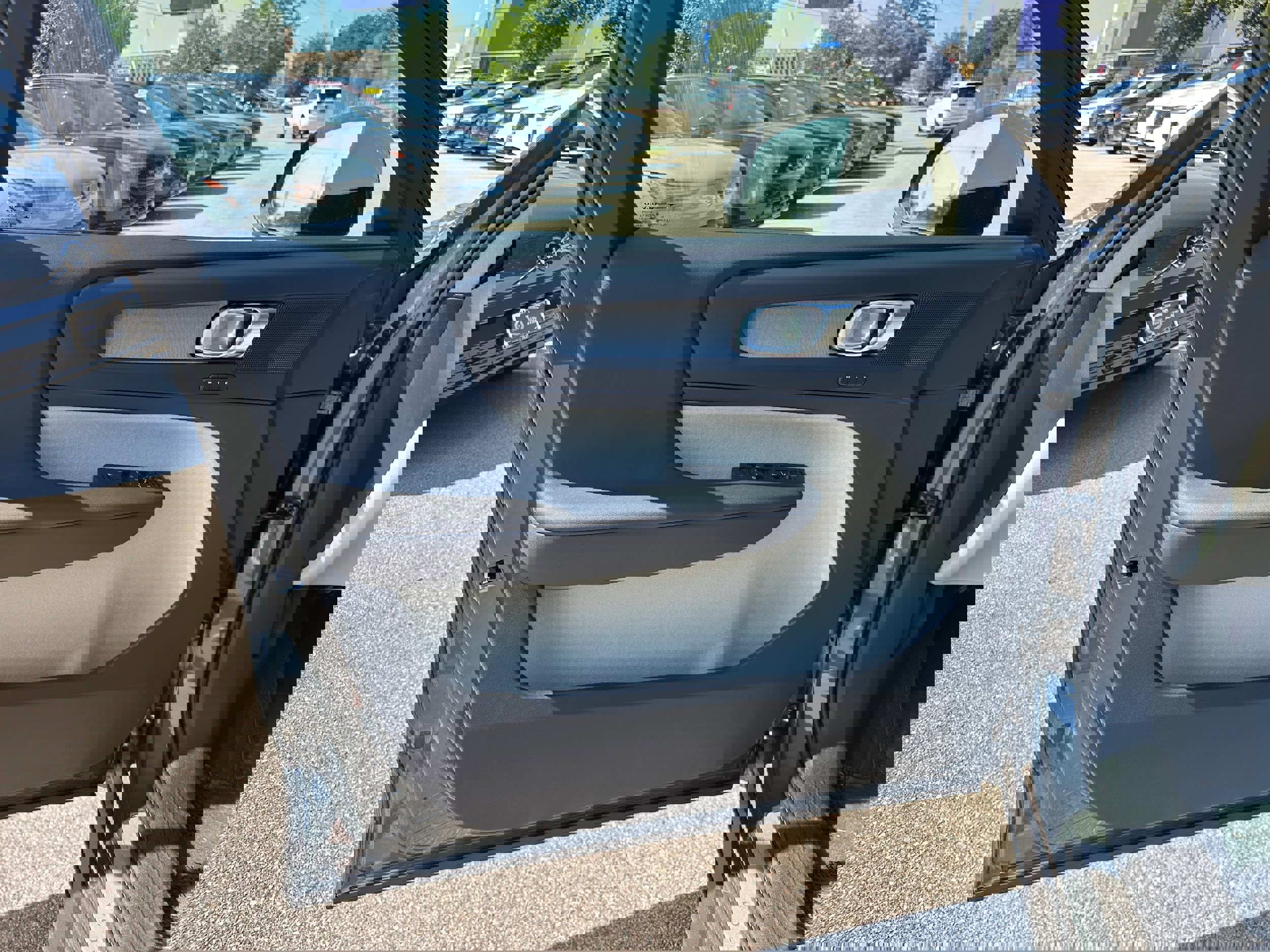 New 2026 Volvo XC40 B5 Plus w/ Protection Package Premier image 15