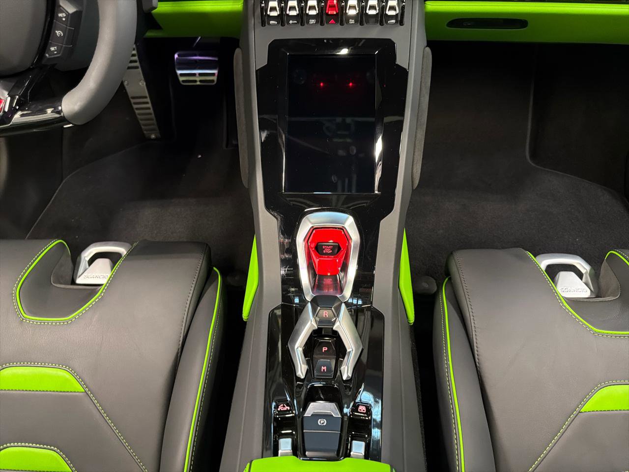 Used 2024 Lamborghini Huracan EVO AWD/4WD image 21