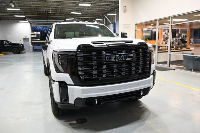 New 2026 GMC Sierra 2500 Denali Ultimate image 3