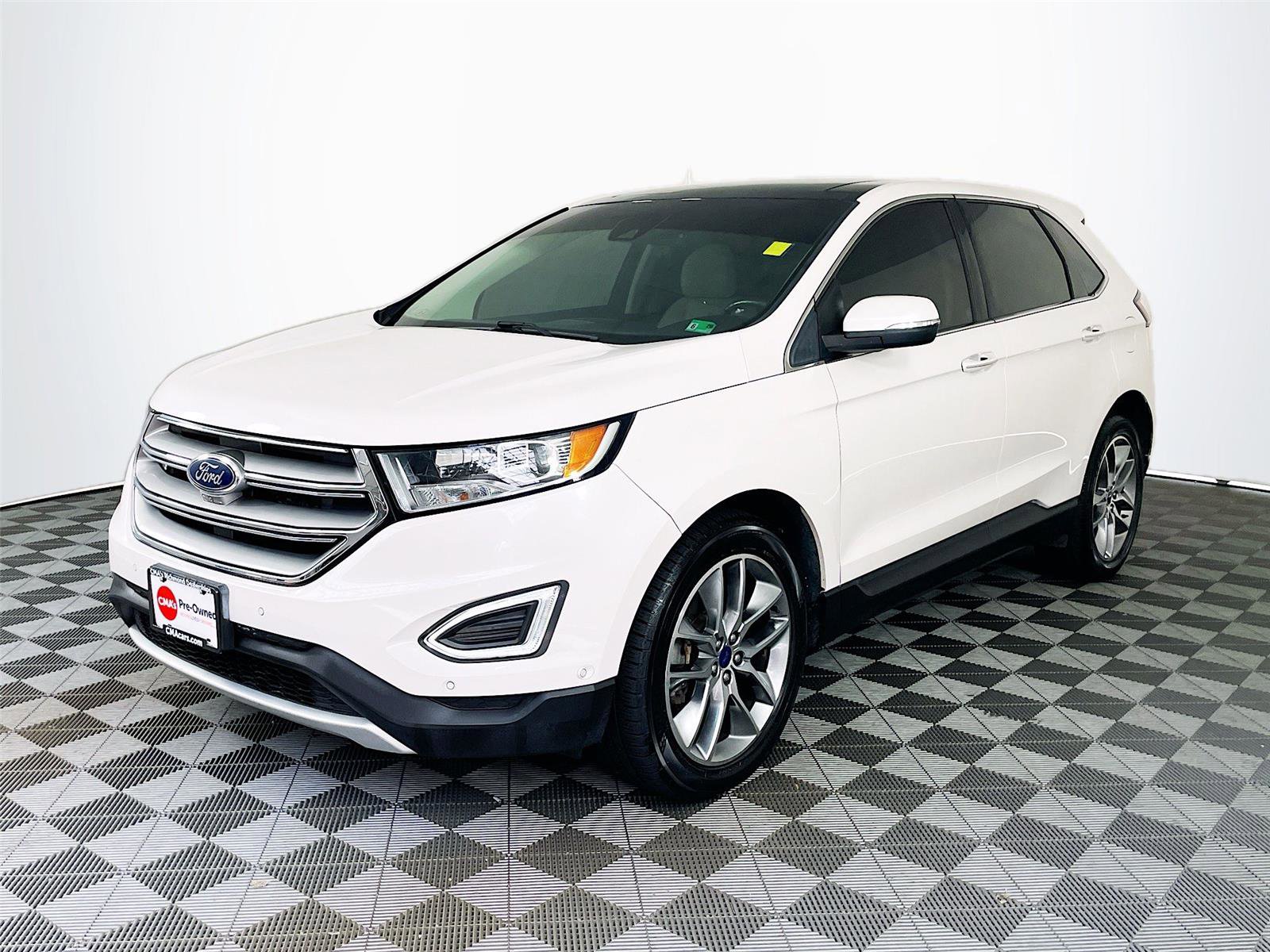 Used 2017 Ford Edge Titanium w/ Equipment Group 302A AWD/4WD image 3