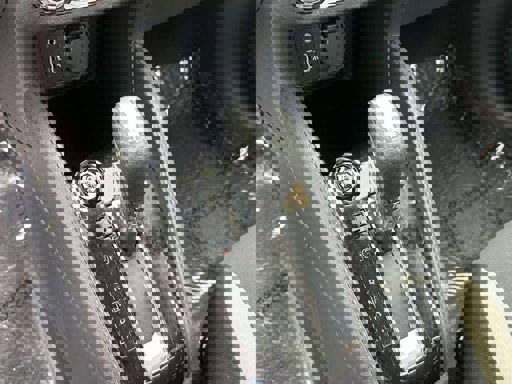 Used 2021 Nissan Versa SV image 27