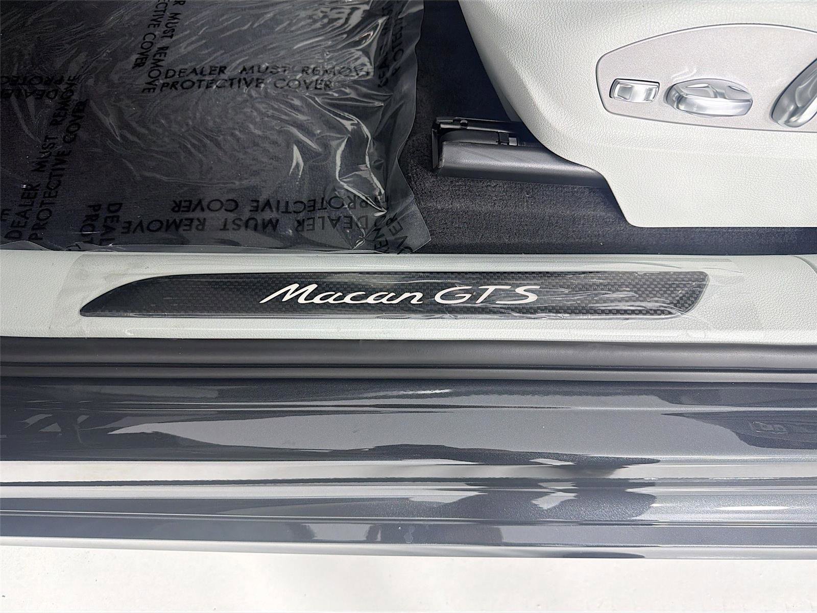 New 2026 Porsche Macan GTS image 10