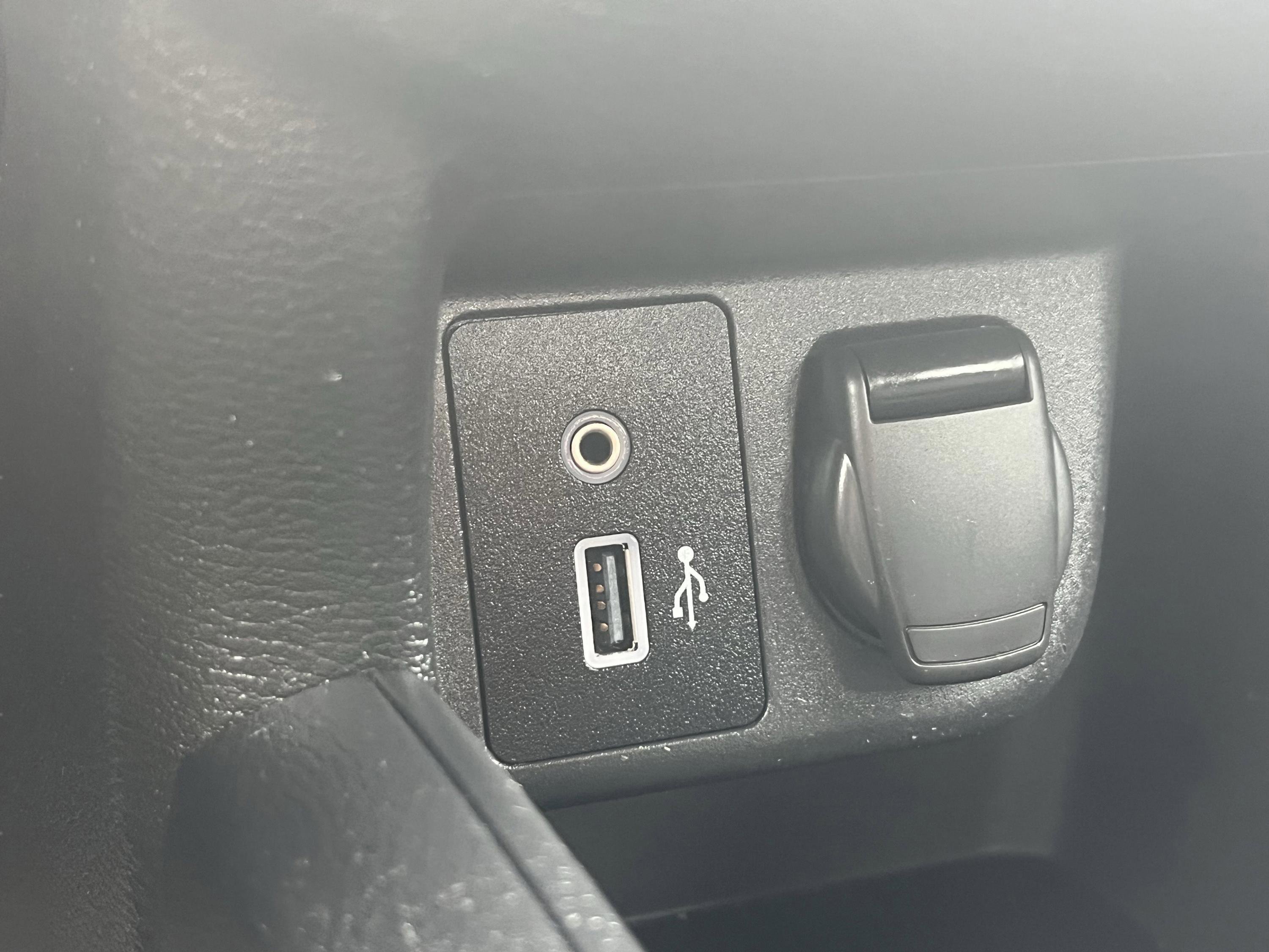 Used 2024 Nissan Versa S w/ Trunk Package image 18