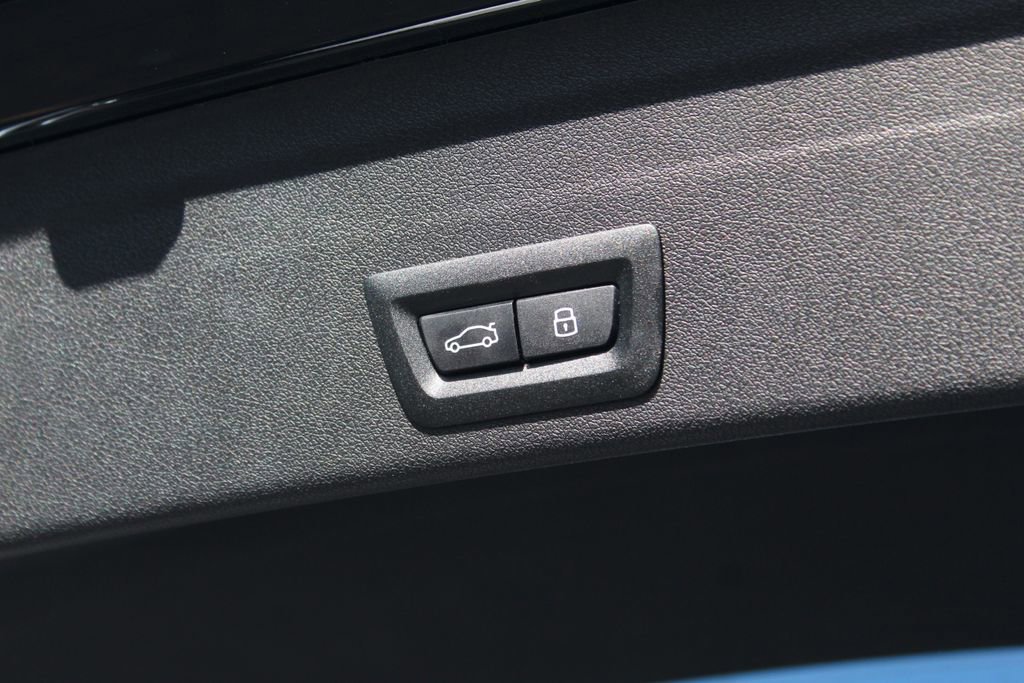 New 2026 BMW X6 M60i image 8