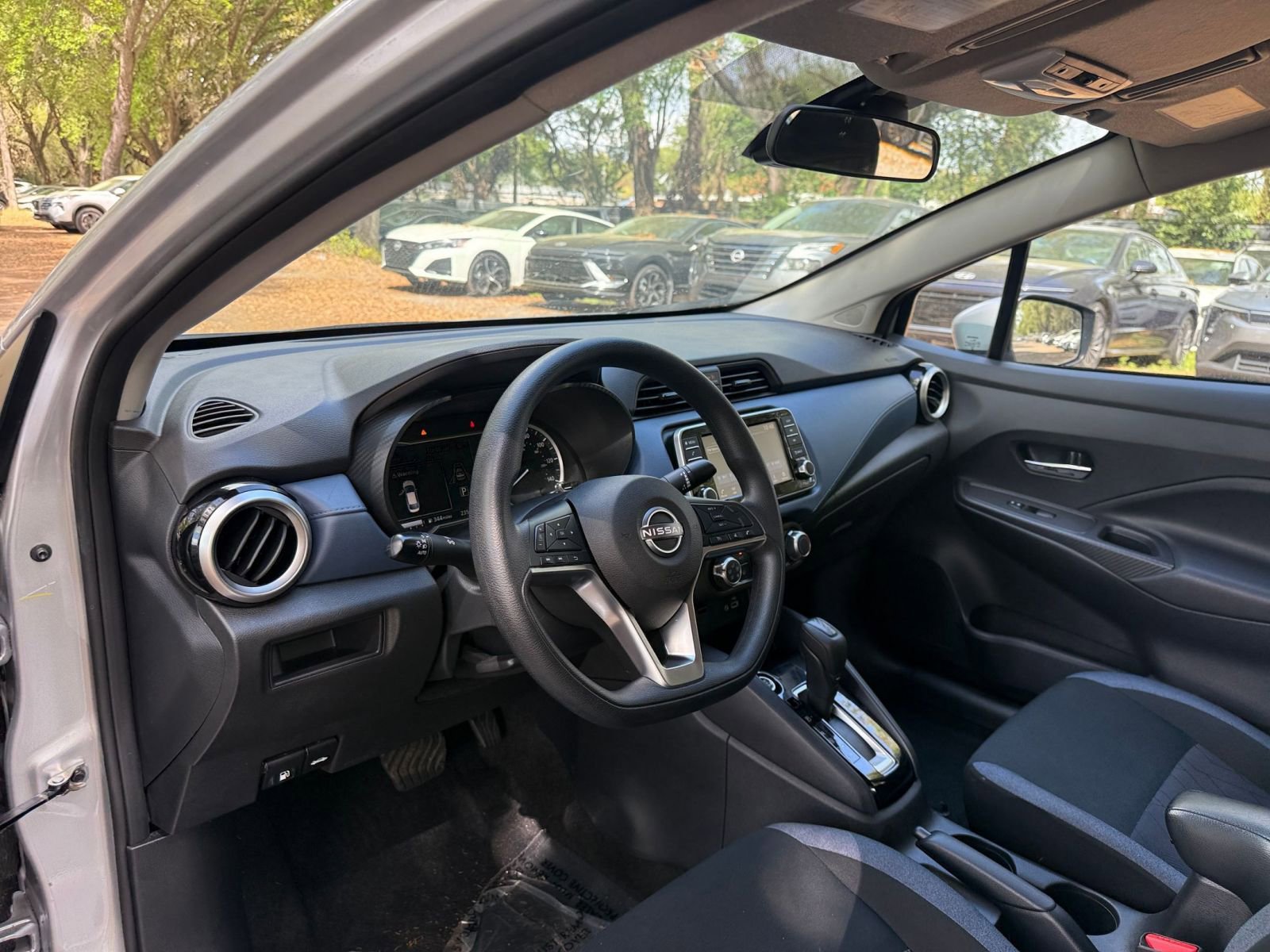 Used 2025 Nissan Versa SV FWD image 29