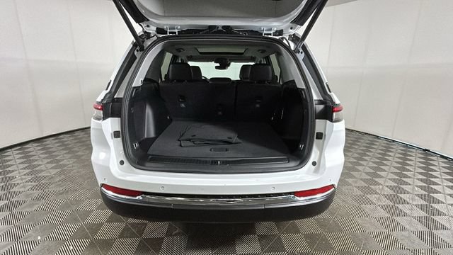 Used 2023 Jeep Grand Cherokee 4WD 4xe image 27