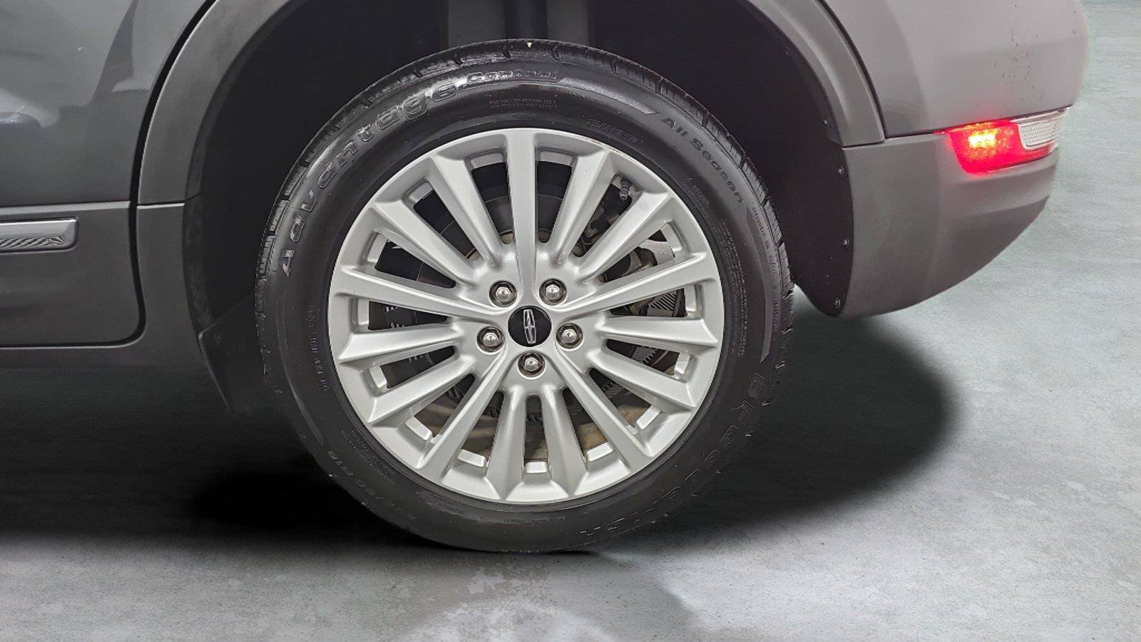 Used 2019 Lincoln MKC Premiere FWD image 27