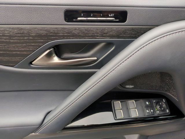 Used 2025 Lexus LX 700h Overtrail w/ Accessory Package (Z1) image 15