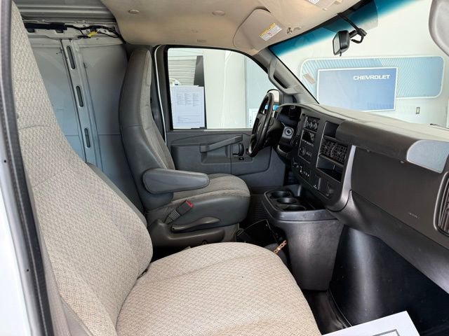 Used 2020 GMC Savana 2500 image 20