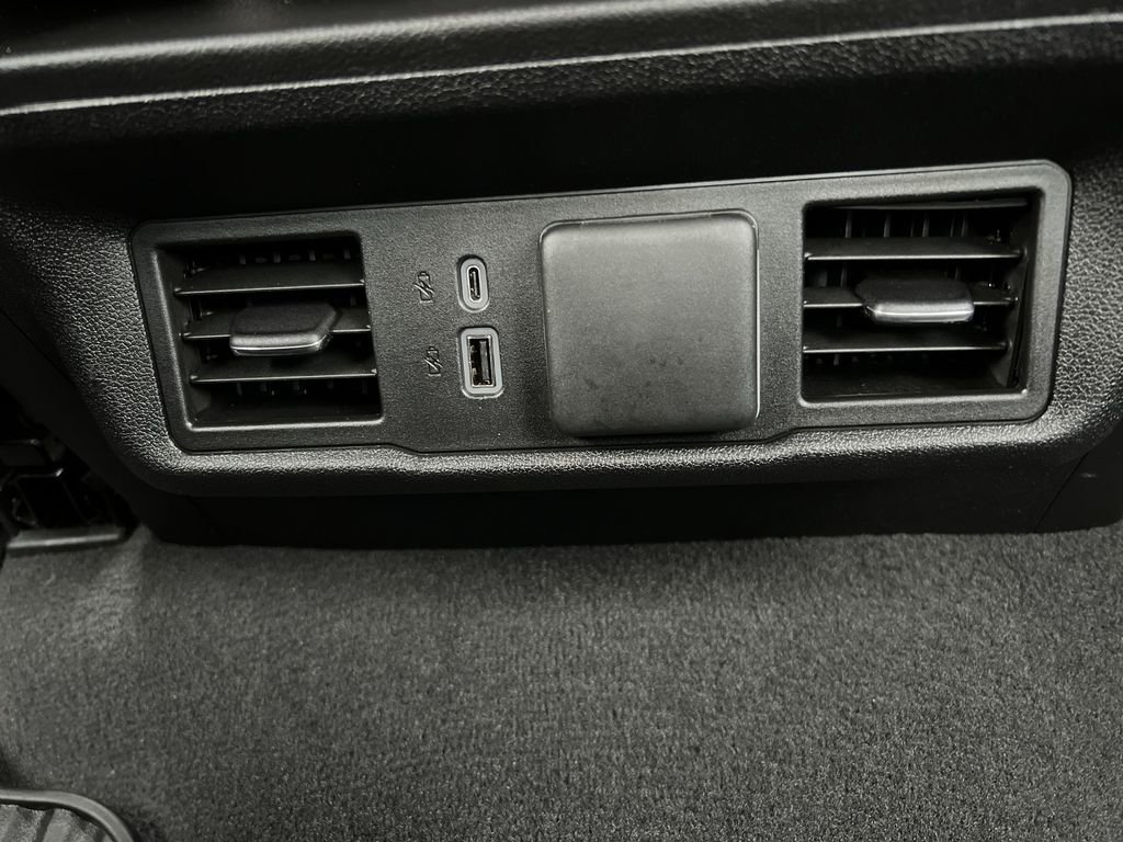 Used 2024 Chevrolet Silverado 3500 LT w/ Convenience Package image 21