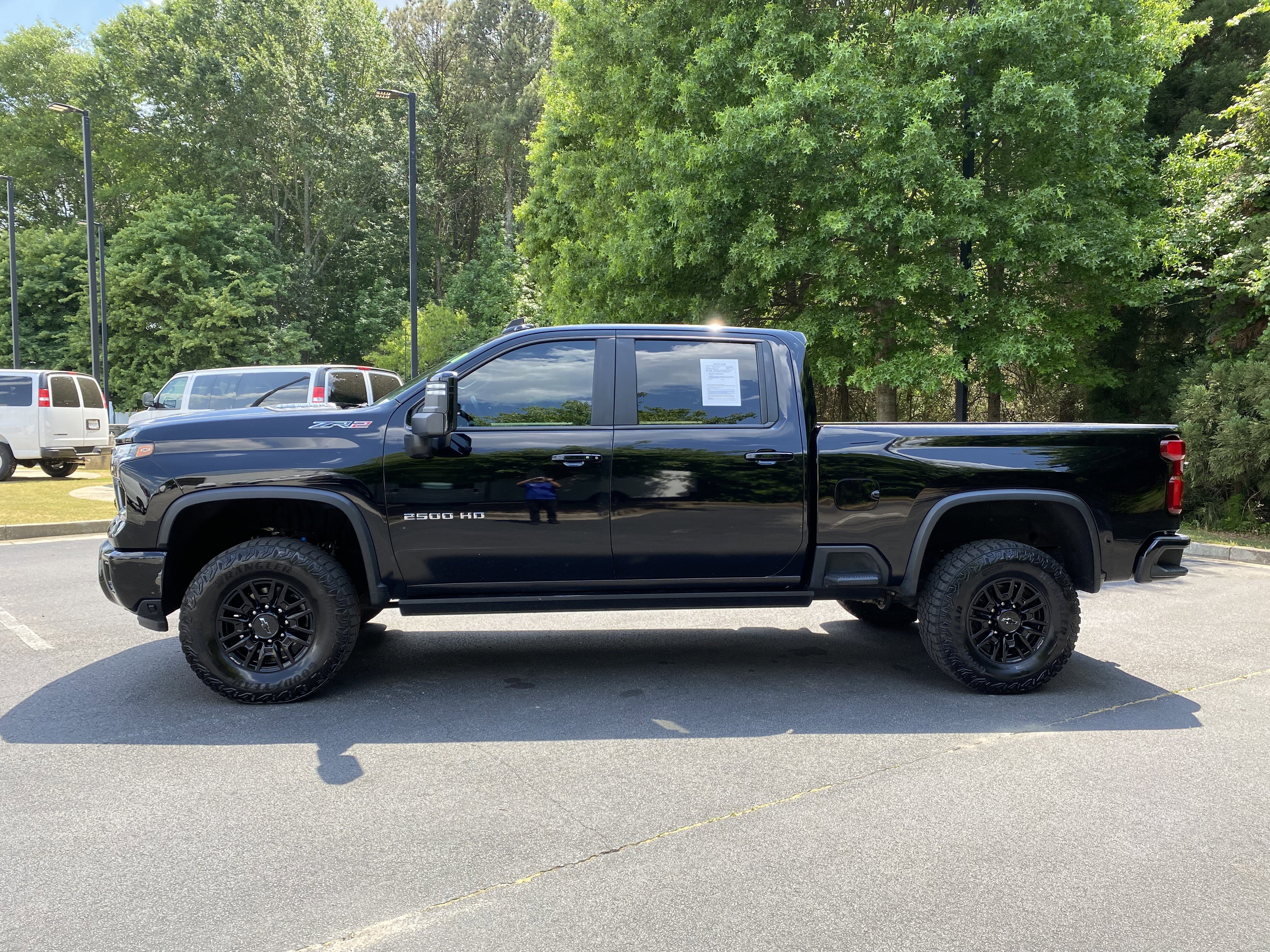 Used 2024 Chevrolet Silverado 2500 ZR2 w/ Technology Package AWD/4WD image 6