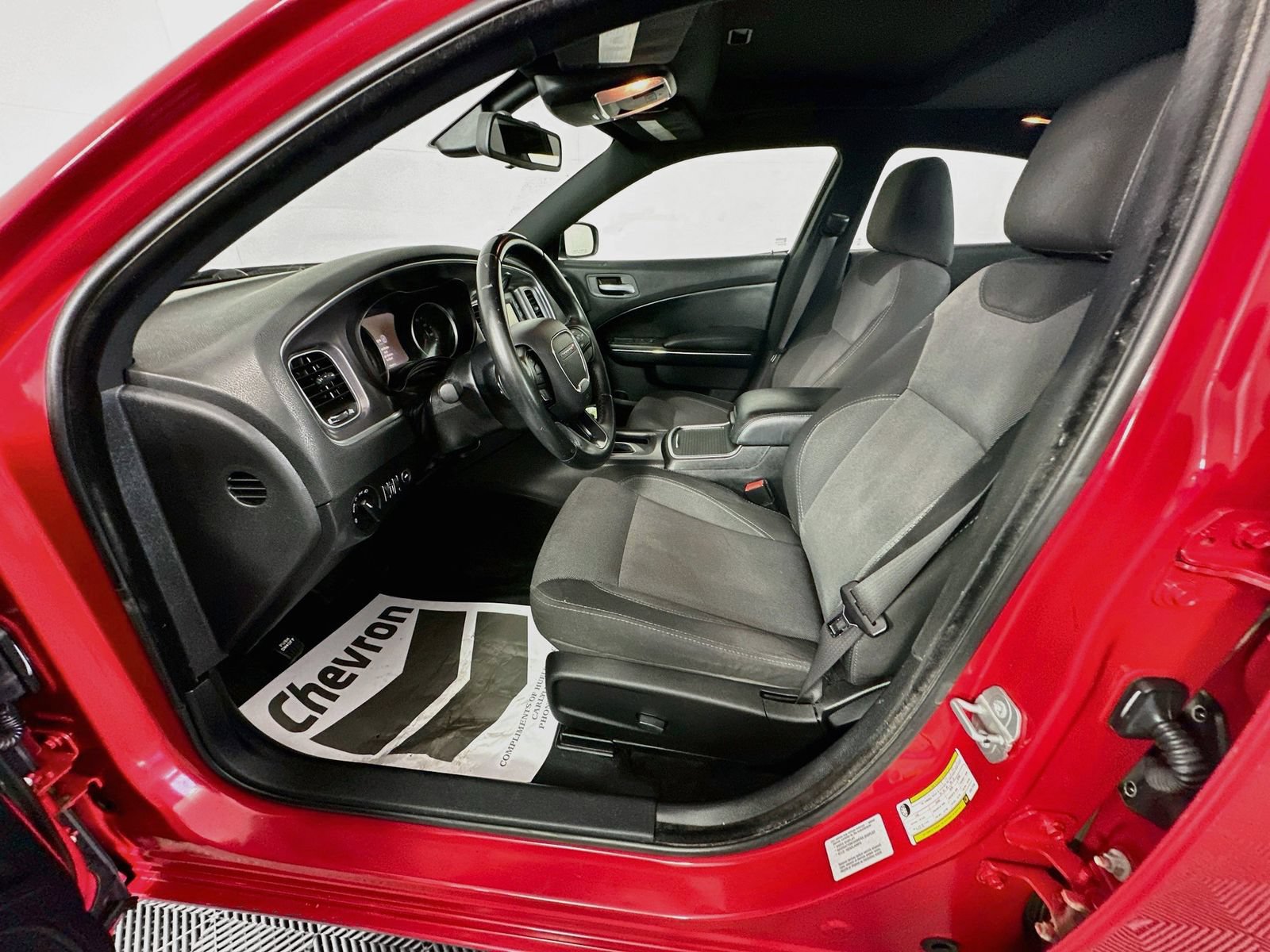 Used 2015 Dodge Charger SE w/ Power Sunroof Group RWD image 18