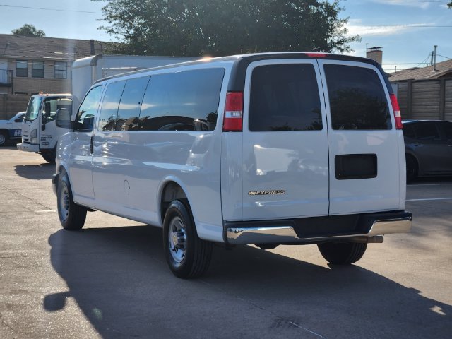 Used 2025 Chevrolet Express 3500 LT w/ LT Preferred Equipment Group RWD image 3