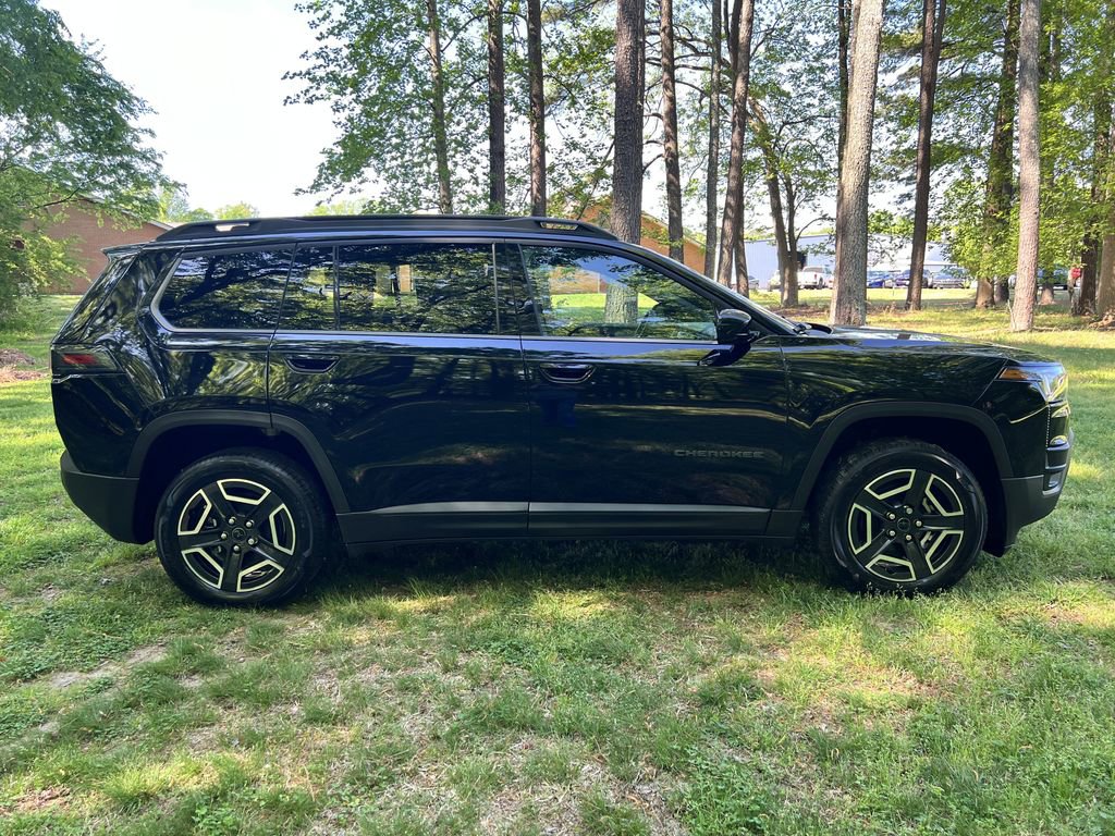 New 2026 Jeep Cherokee Laredo AWD/4WD image 2