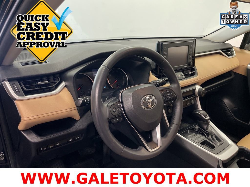 Used 2020 Toyota RAV4 XLE Premium image 21