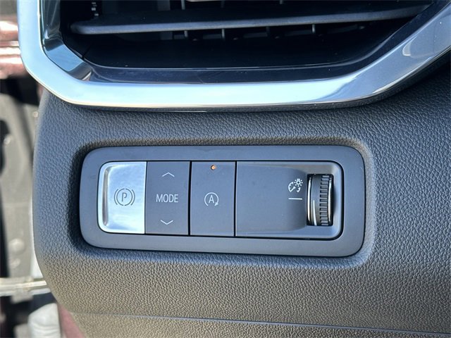 Used 2024 GMC Acadia Elevation image 23