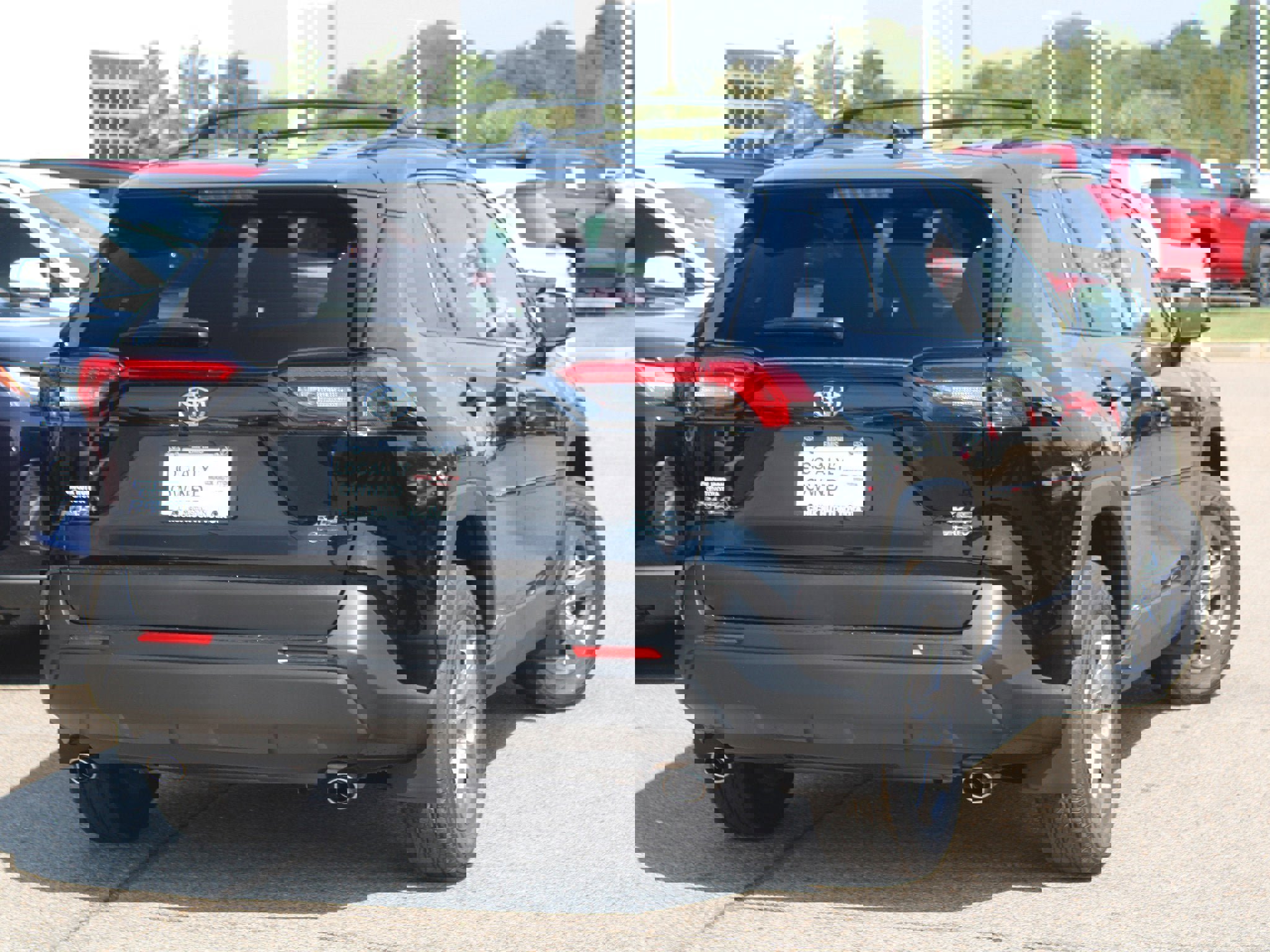 Used 2025 Toyota RAV4 XLE image 18