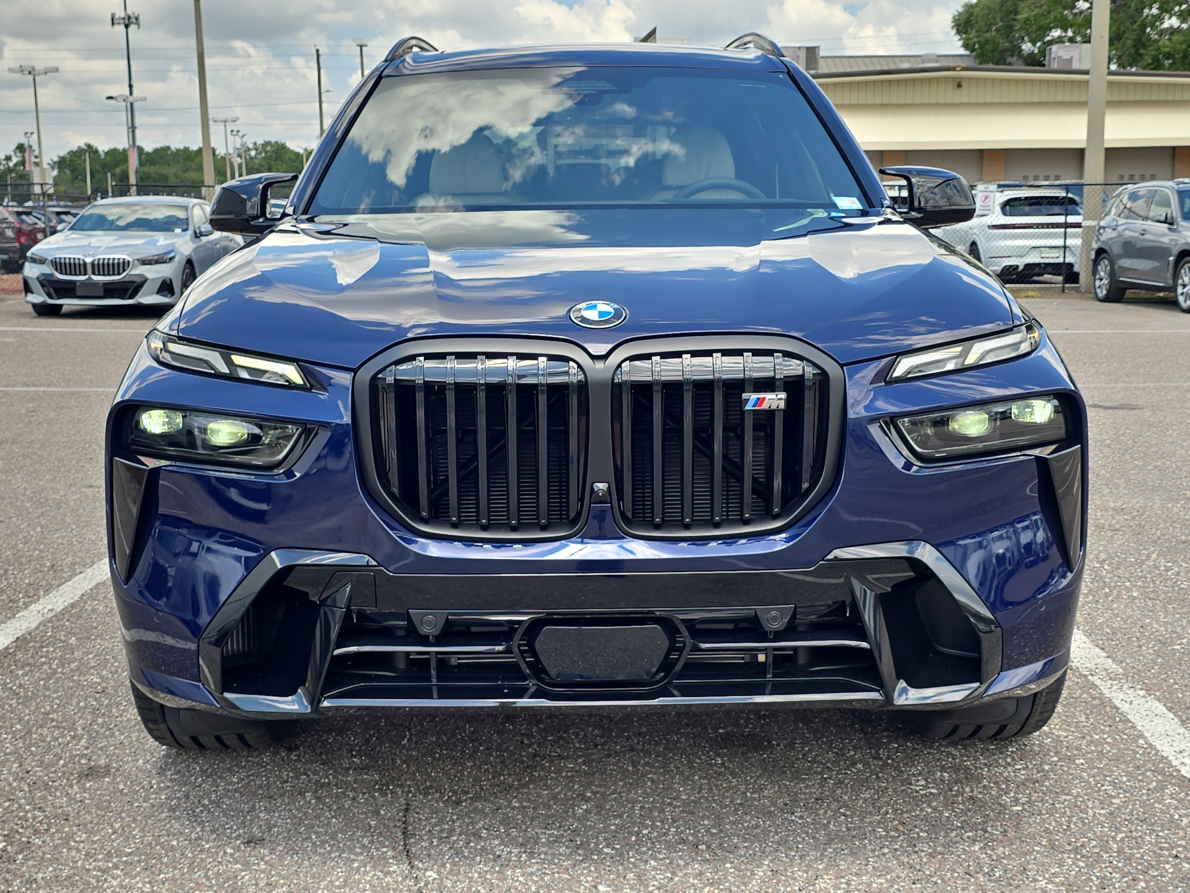 New 2026 BMW X7 M60i image 3
