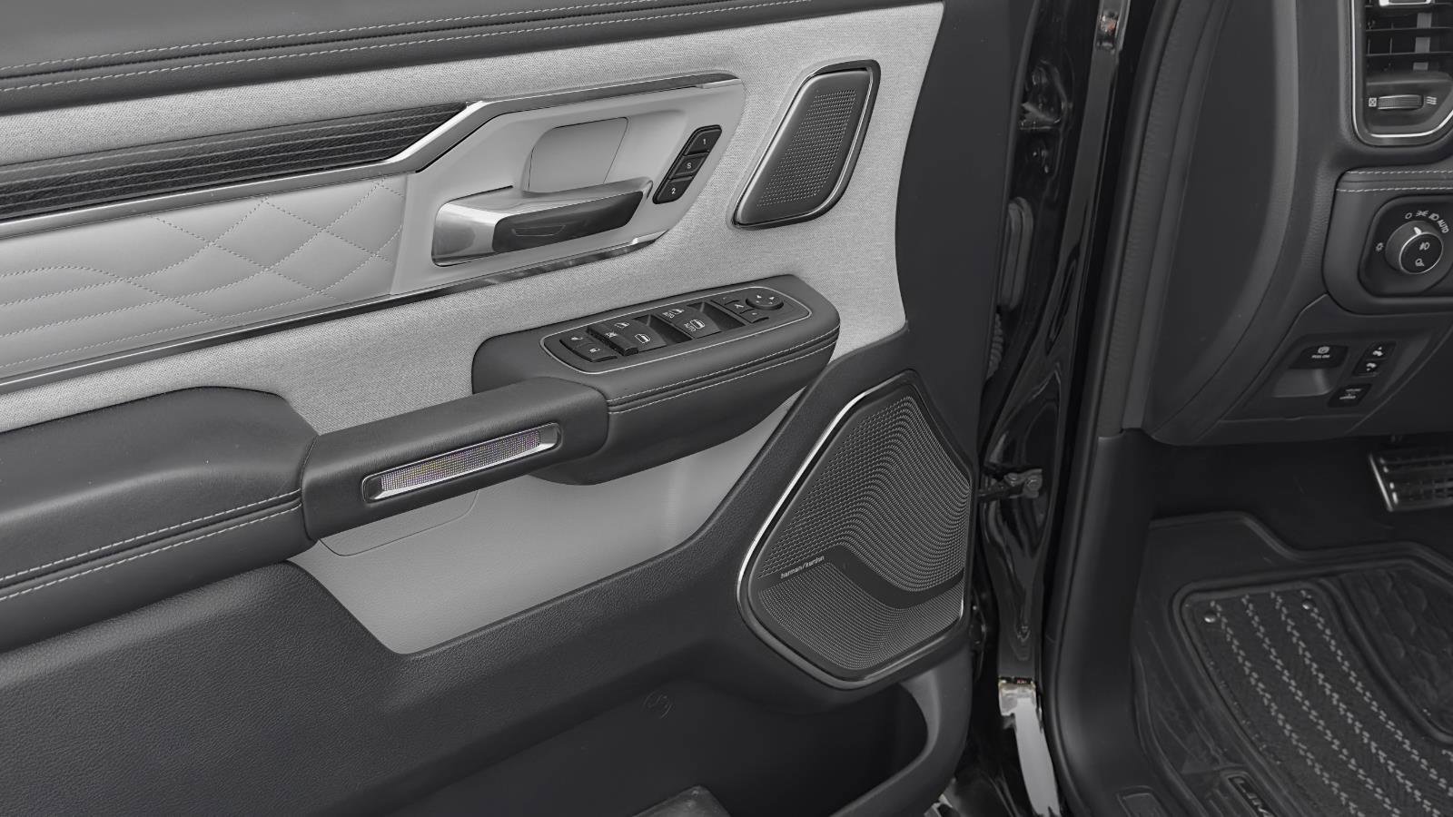 Used 2024 RAM 1500 Limited image 11