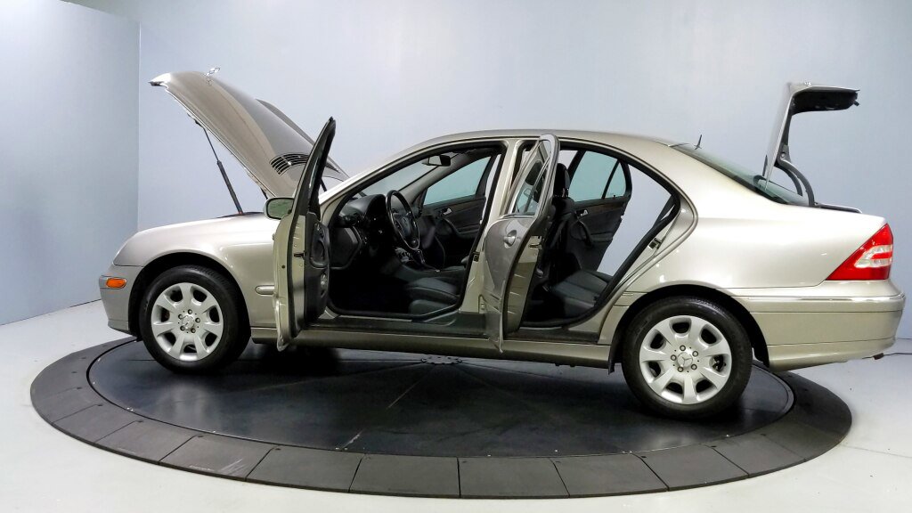 Used 2005 Mercedes-Benz C 320 4MATIC Sedan image 12