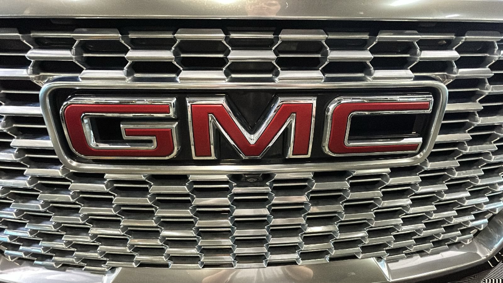 Used 2024 GMC Yukon XL Denali w/ Advanced Technology Package AWD/4WD image 10