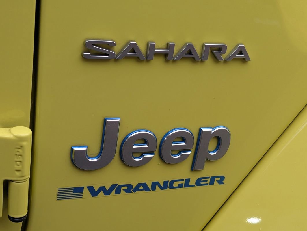 Used 2023 Jeep Wrangler Sahara w/ Cold Weather Group AWD/4WD image 35