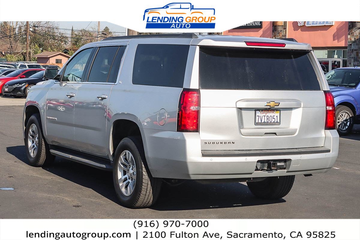 Used 2016 Chevrolet Suburban LT image 2