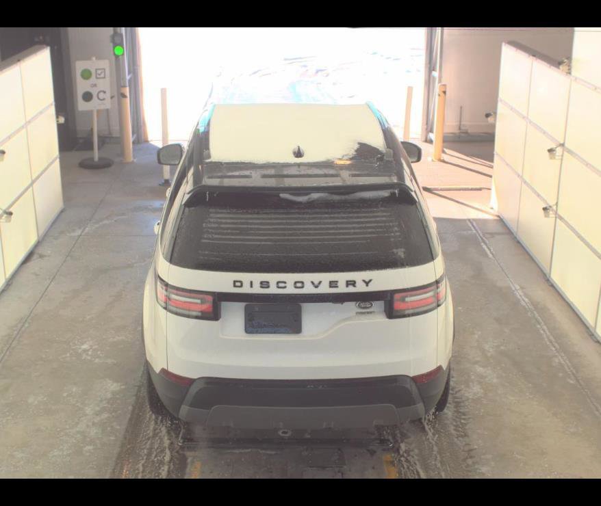 Used 2020 Land Rover Discovery HSE image 10