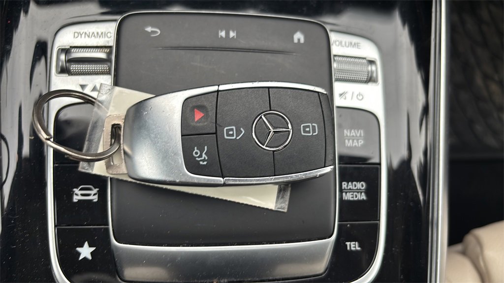 Used 2020 Mercedes-Benz GLB 250 GLB 250 w/ Premium Package image 24