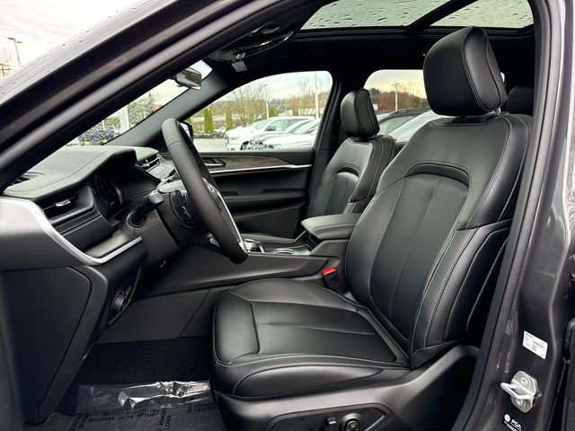 New 2026 Jeep Grand Cherokee L Limited w/ Limited Altitude Package AWD/4WD image 16