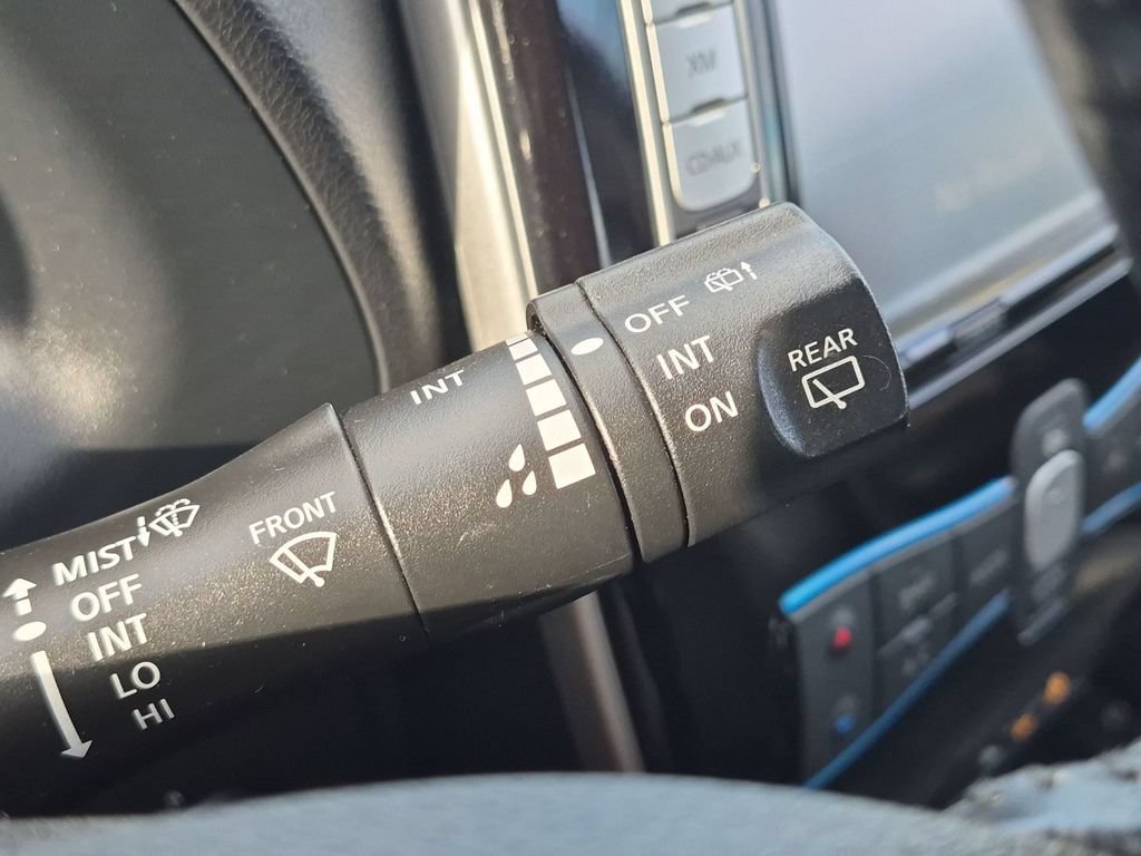 Used 2015 Nissan Leaf SL w/ Premium Package FWD image 19