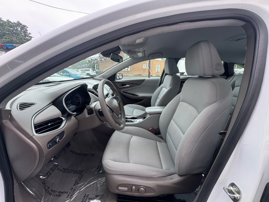 Used 2024 Chevrolet Malibu LT FWD image 9