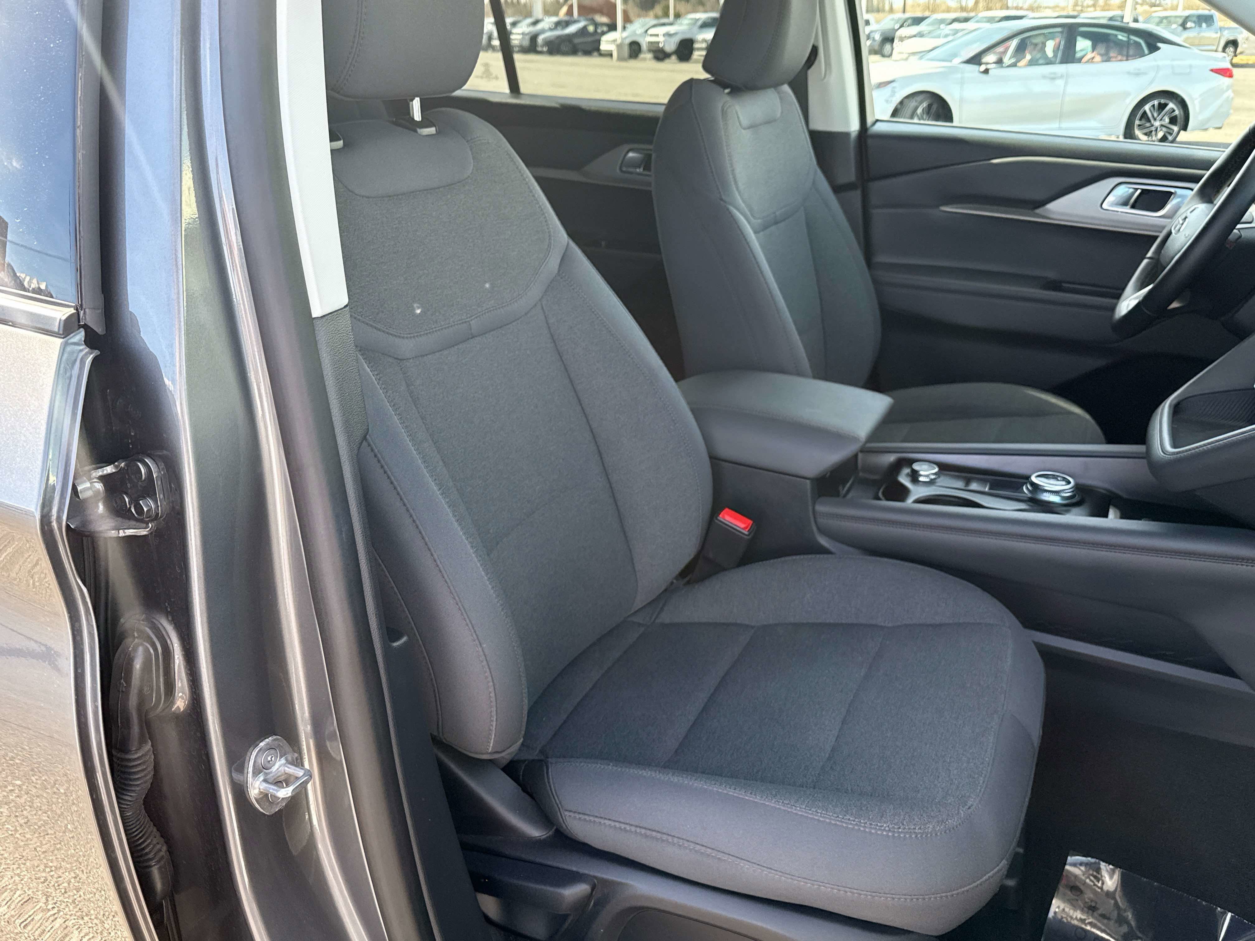 Used 2025 Ford Explorer Active image 18