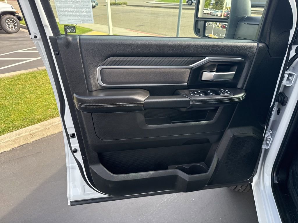 New 2026 RAM 3500 Big Horn AWD/4WD image 21