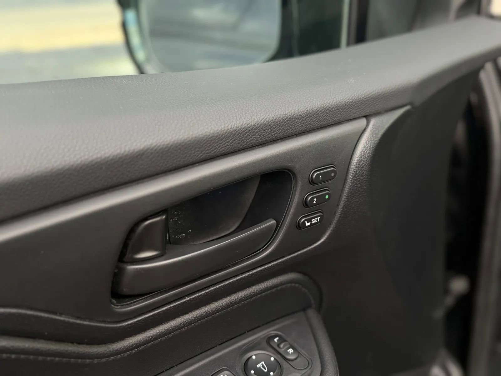 Used 2025 Honda Odyssey EX-L image 26