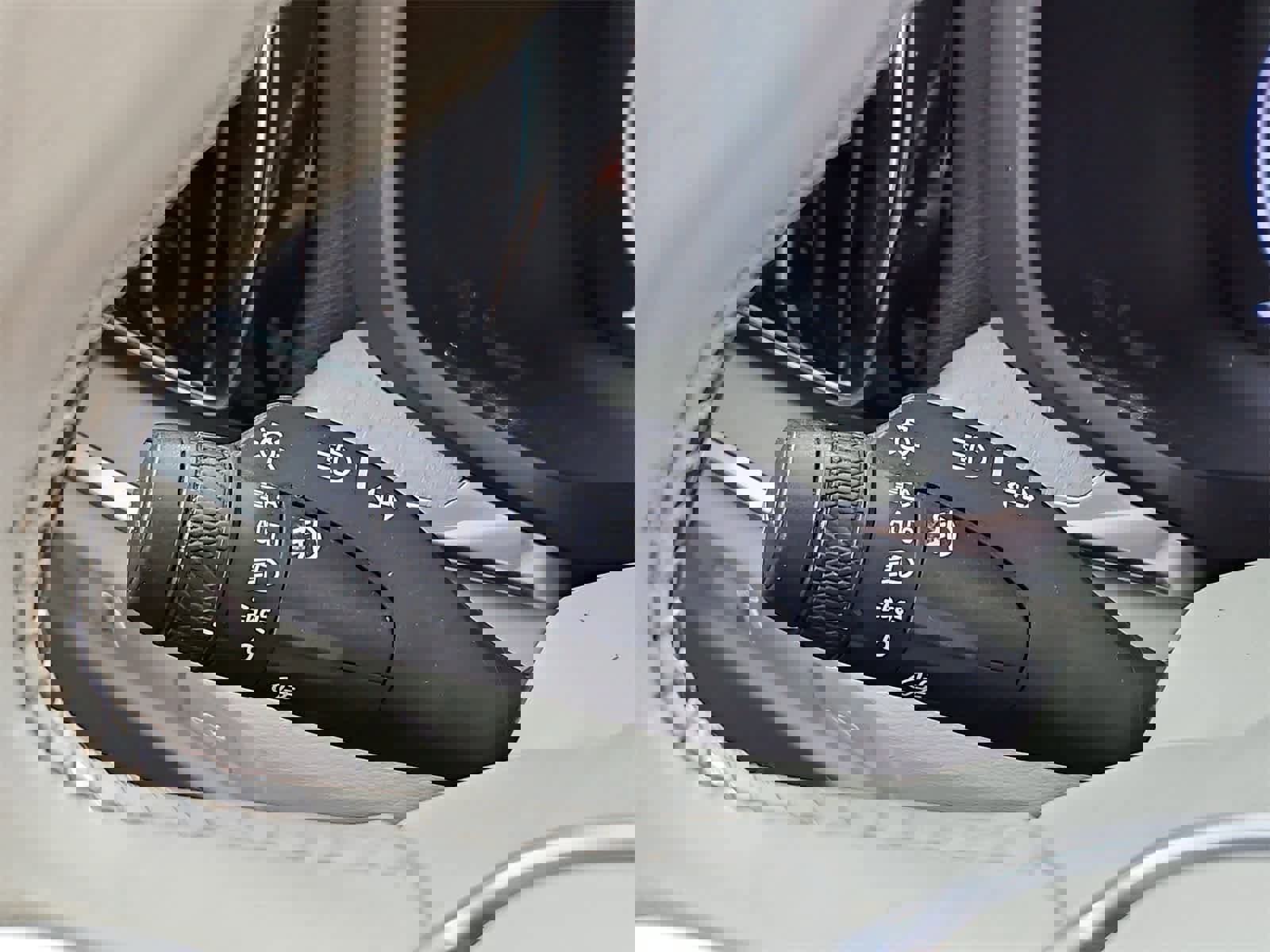 Used 2021 Volvo V60 T5 Cross Country image 28