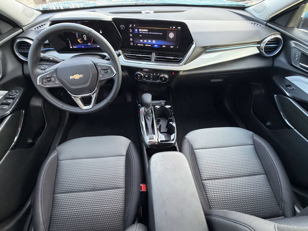 Used 2026 Chevrolet Trax LT w/ Driver Confidence Package FWD image 12