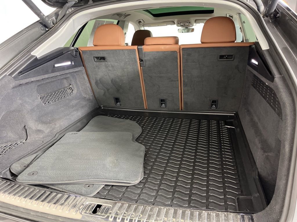 Used 2021 Audi Q8 Premium Plus w/ Premium Plus Package image 22