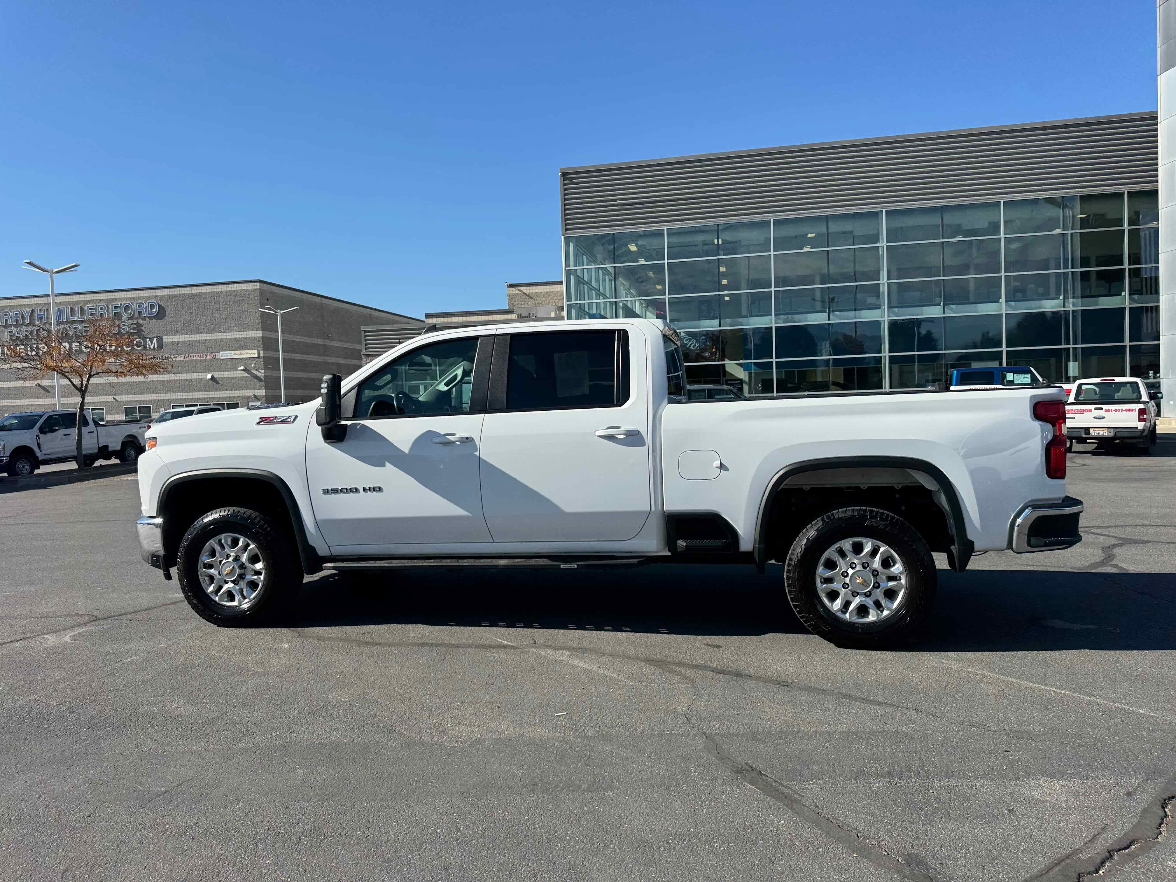 Used 2023 Chevrolet Silverado 3500 LT w/ Gooseneck/5TH Wheel Package image 3